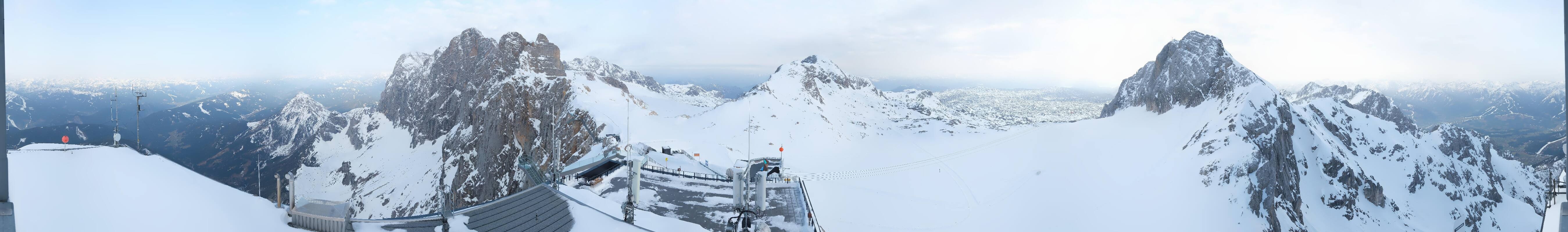 Archived image Panoramic webcam view at the Dachstein Glacier