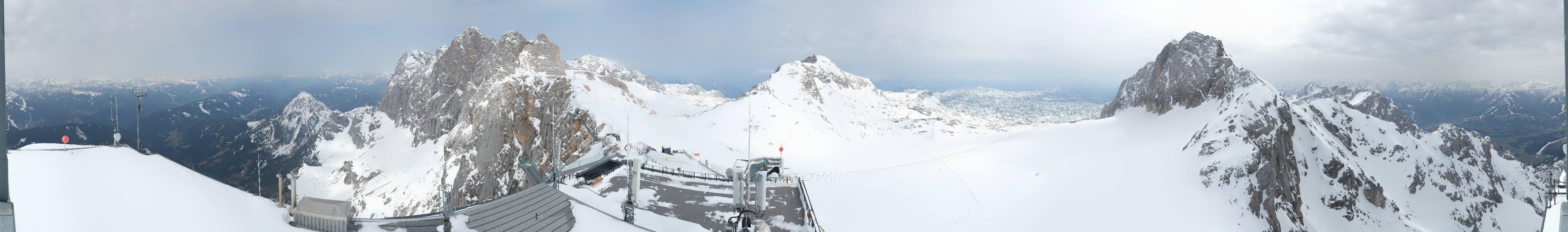 Archived image Panoramic webcam view at the Dachstein Glacier