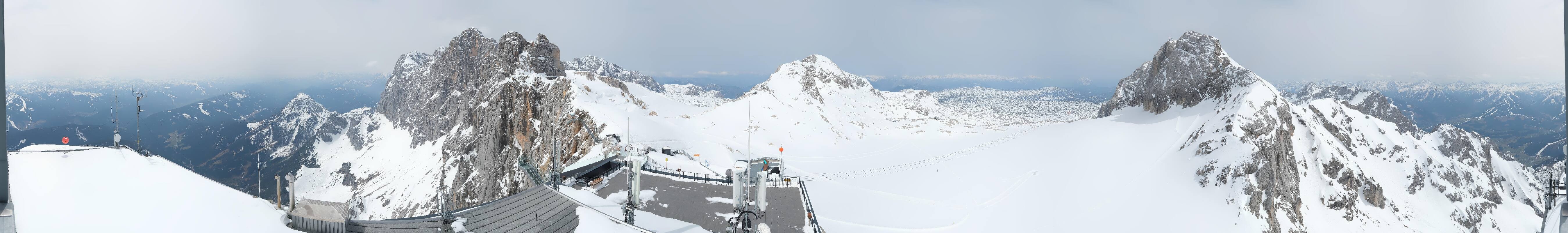 Archived image Panoramic webcam view at the Dachstein Glacier