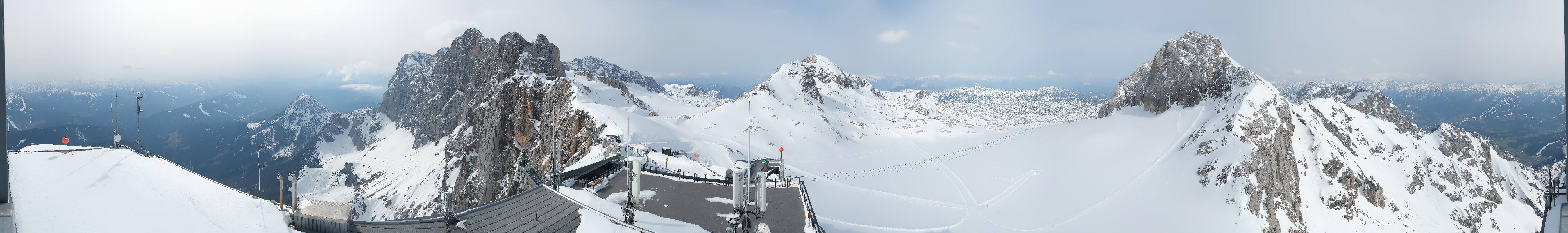 Archived image Panoramic webcam view at the Dachstein Glacier