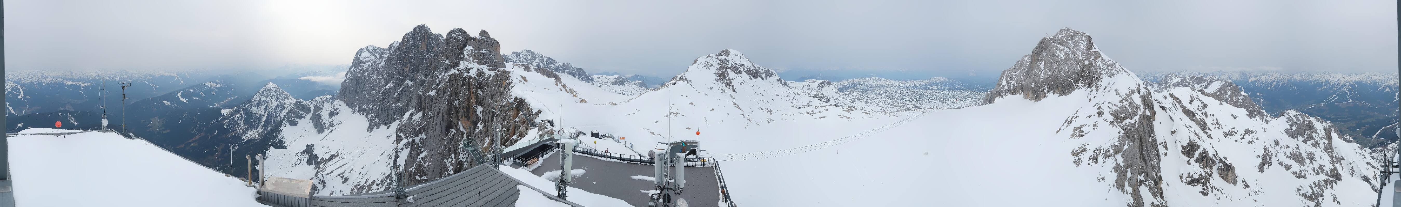 Archived image Panoramic webcam view at the Dachstein Glacier