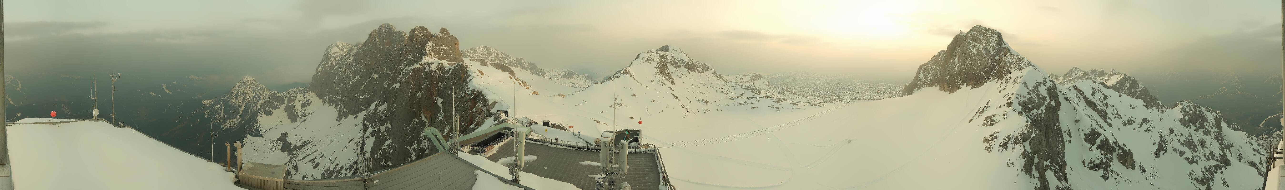 Archiv Foto Webcam Dachstein Gletscher: Panoramablick von der Bergstation