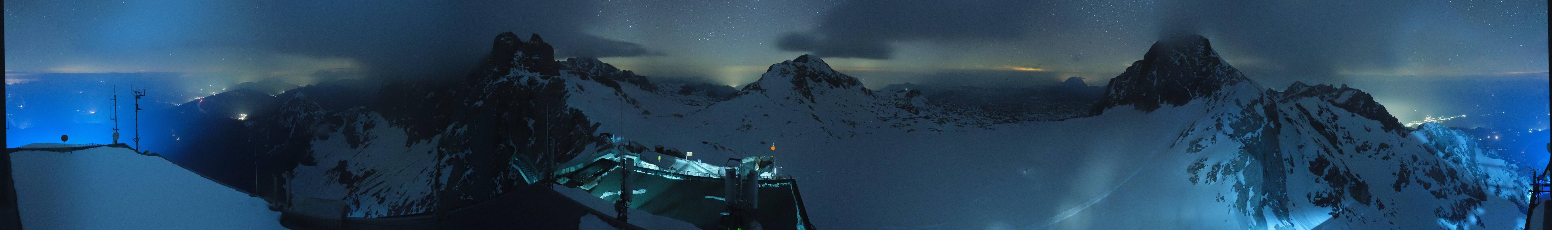 Archived image Panoramic webcam view at the Dachstein Glacier