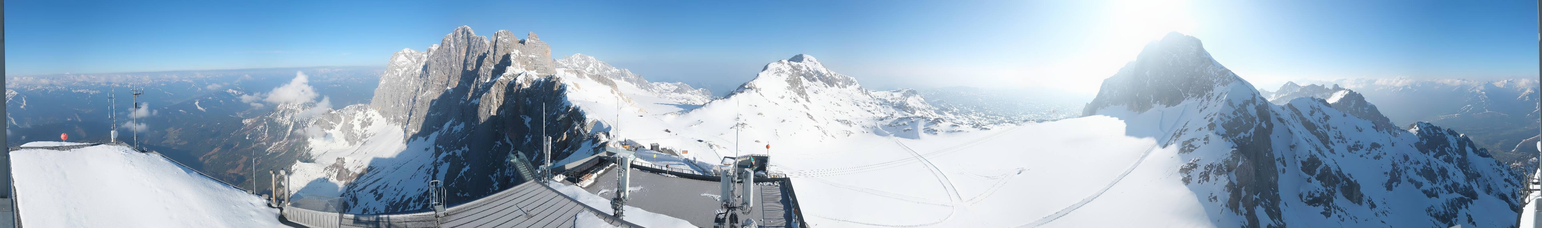 Archived image Panoramic webcam view at the Dachstein Glacier