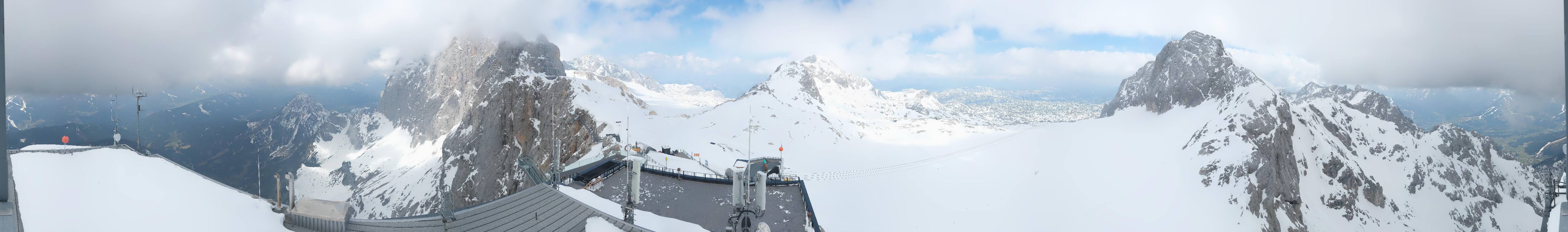 Archived image Panoramic webcam view at the Dachstein Glacier
