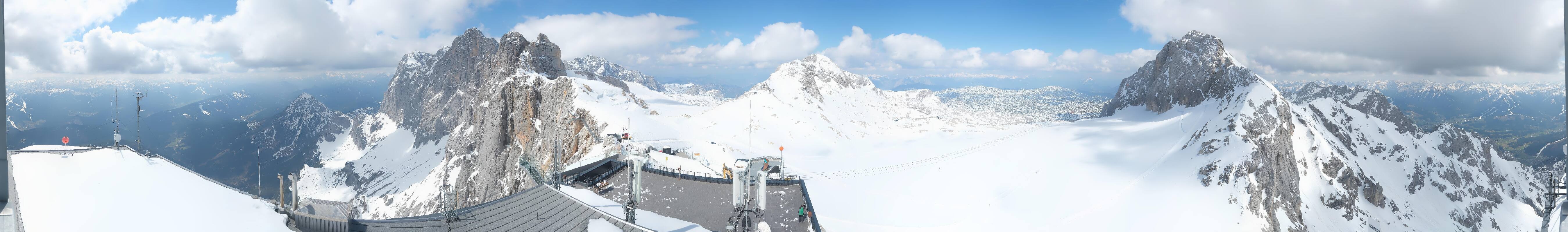 Archived image Panoramic webcam view at the Dachstein Glacier