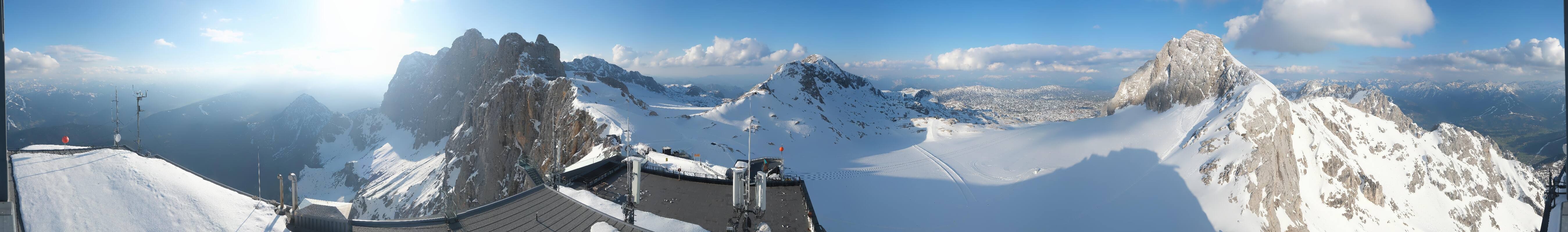 Archived image Panoramic webcam view at the Dachstein Glacier