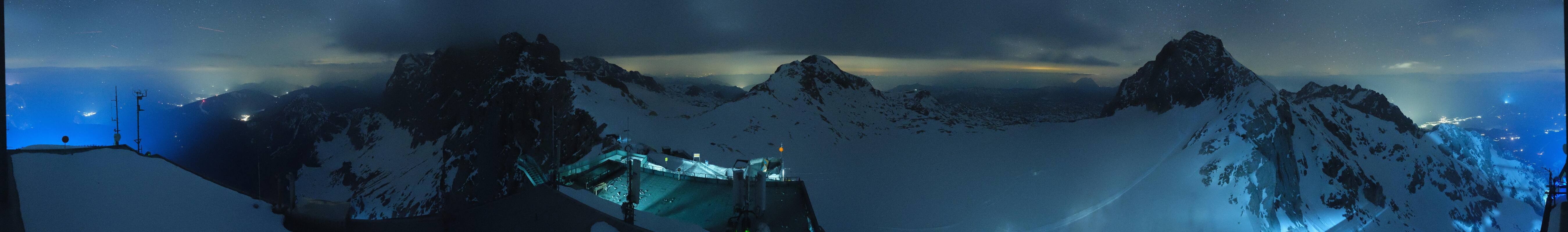 Archived image Panoramic webcam view at the Dachstein Glacier