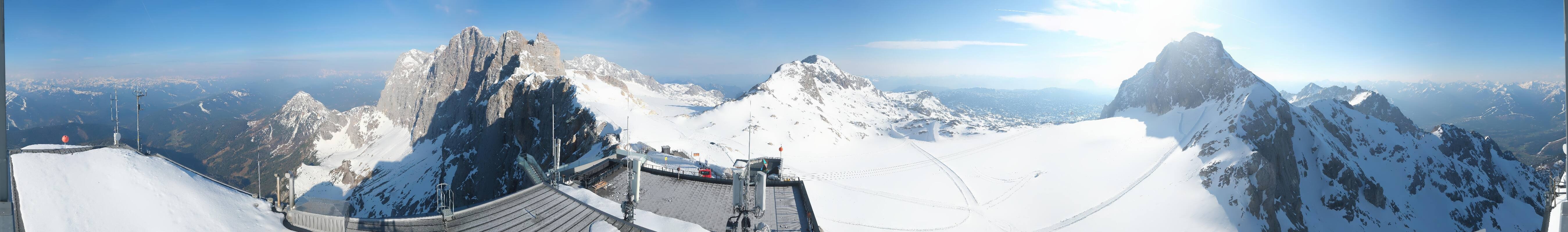 Archived image Panoramic webcam view at the Dachstein Glacier