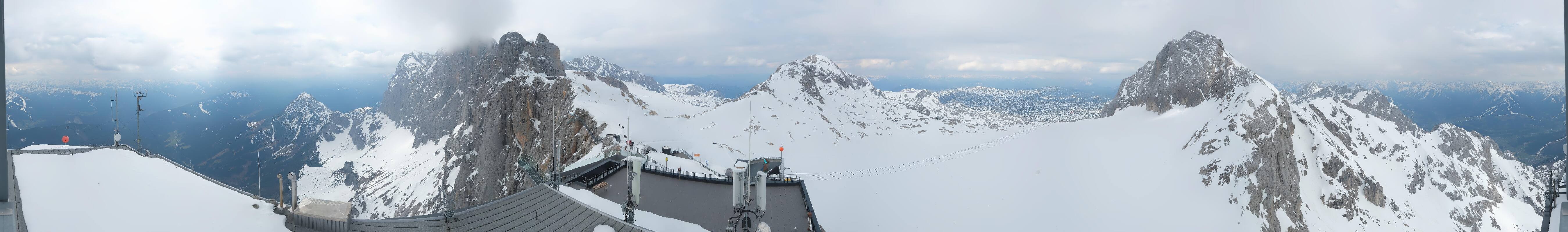 Archived image Panoramic webcam view at the Dachstein Glacier