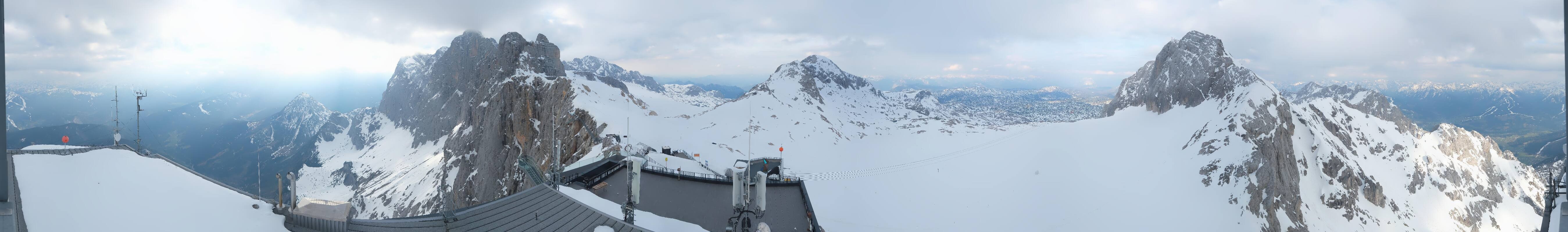 Archived image Panoramic webcam view at the Dachstein Glacier