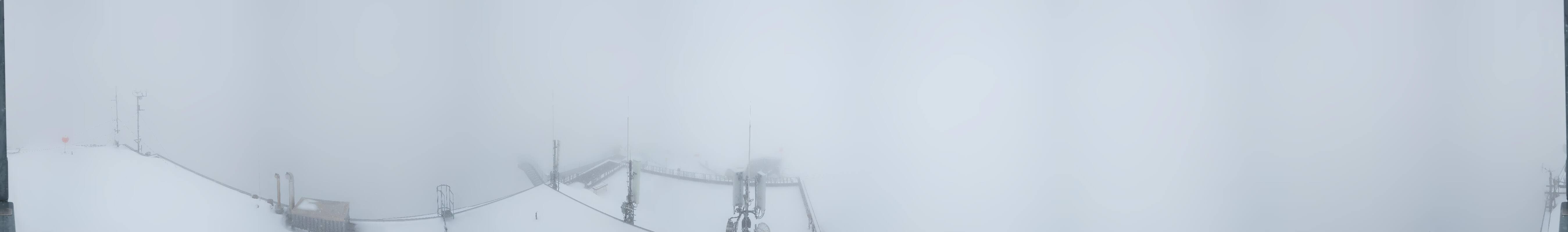 Archived image Panoramic webcam view at the Dachstein Glacier