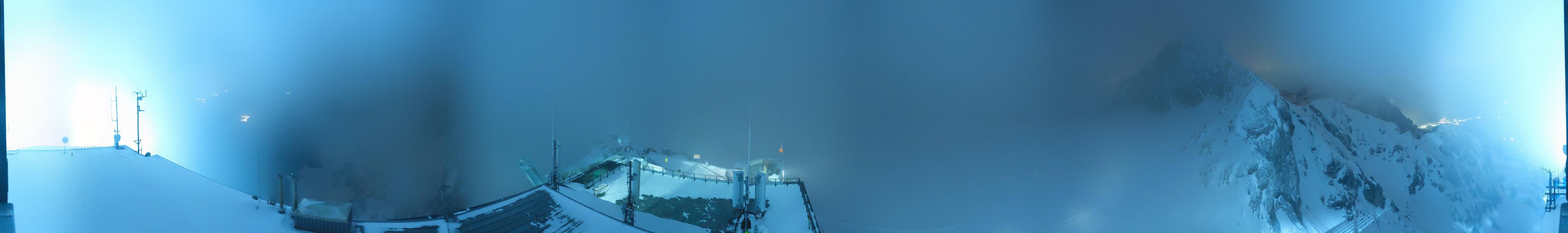 Archived image Panoramic webcam view at the Dachstein Glacier