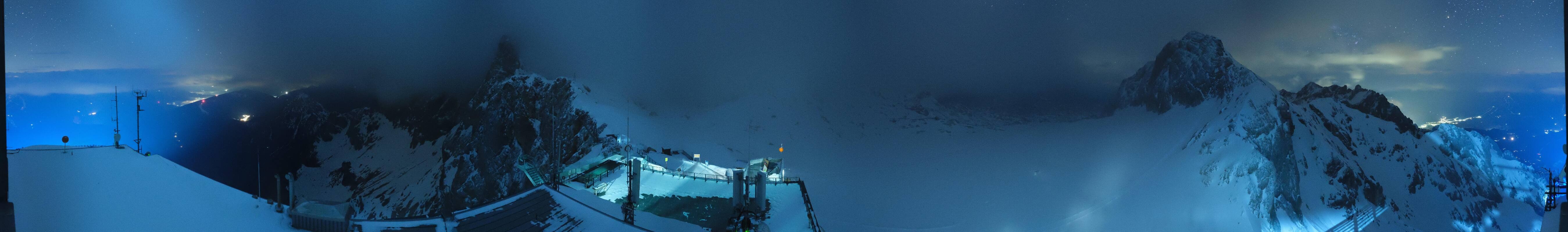 Archived image Panoramic webcam view at the Dachstein Glacier