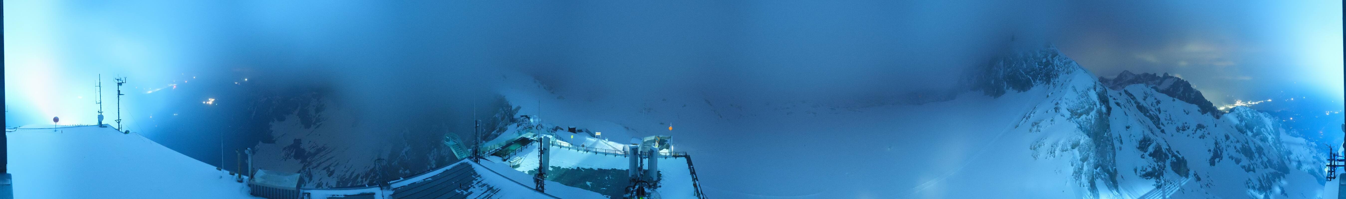 Archived image Panoramic webcam view at the Dachstein Glacier