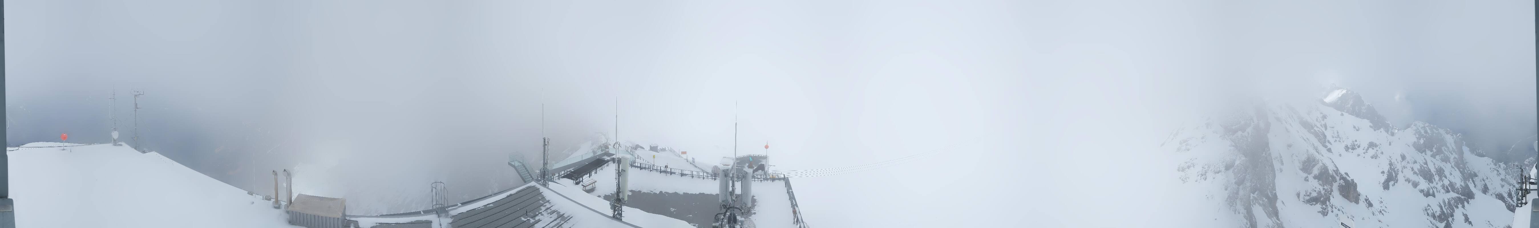 Archived image Panoramic webcam view at the Dachstein Glacier