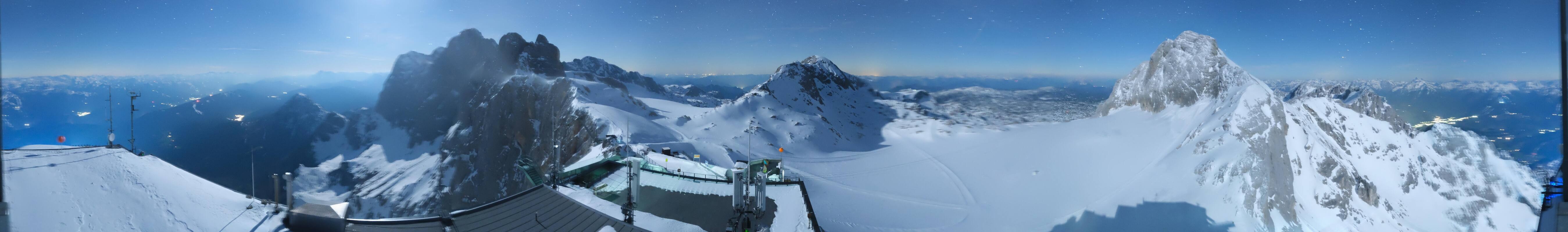 Archived image Panoramic webcam view at the Dachstein Glacier