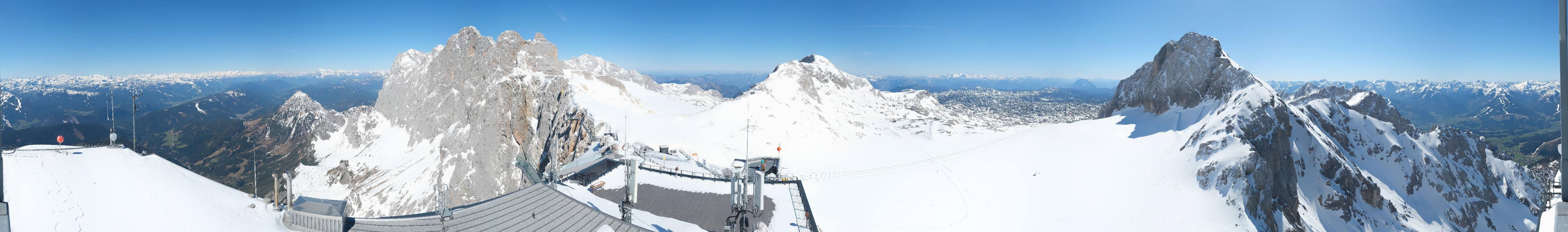 Archived image Panoramic webcam view at the Dachstein Glacier