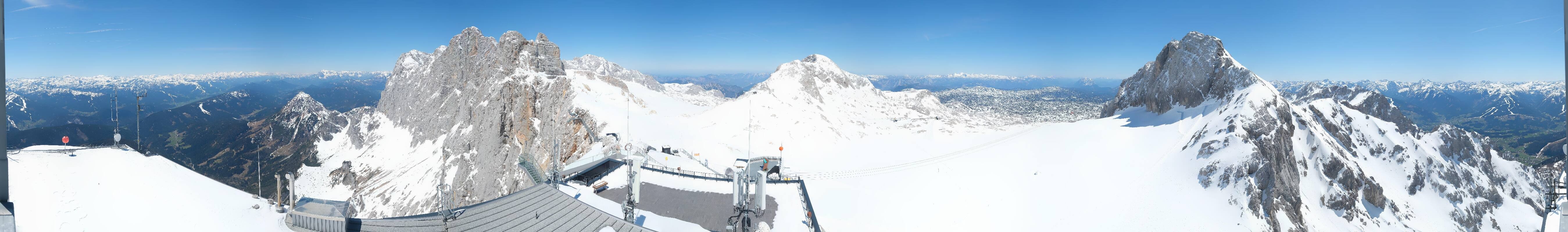 Archived image Panoramic webcam view at the Dachstein Glacier