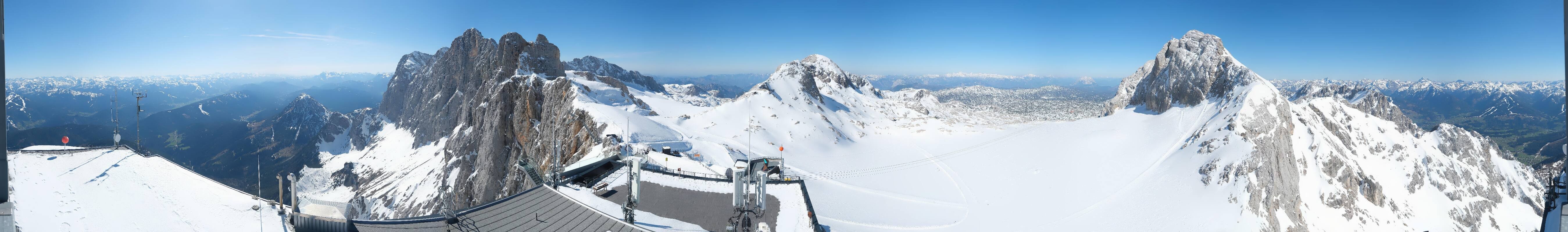 Archived image Panoramic webcam view at the Dachstein Glacier