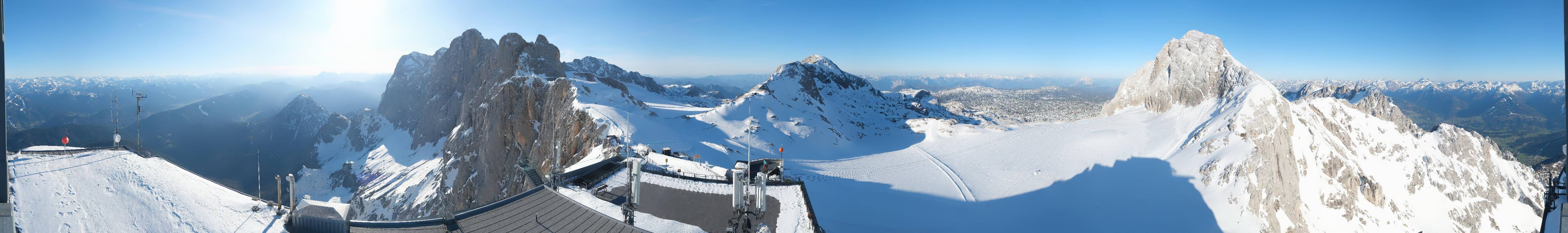 Archived image Panoramic webcam view at the Dachstein Glacier