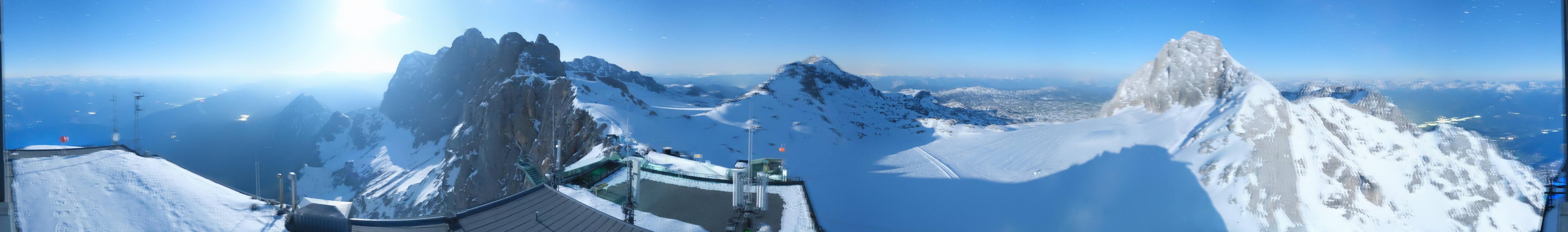 Archived image Panoramic webcam view at the Dachstein Glacier