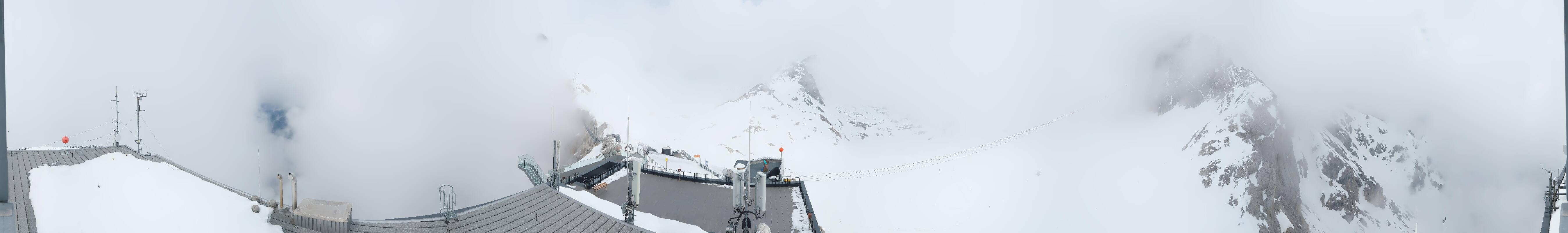 Archived image Panoramic webcam view at the Dachstein Glacier