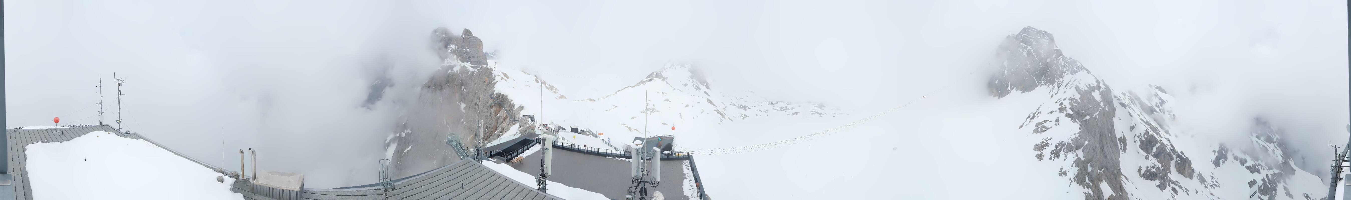 Archived image Panoramic webcam view at the Dachstein Glacier