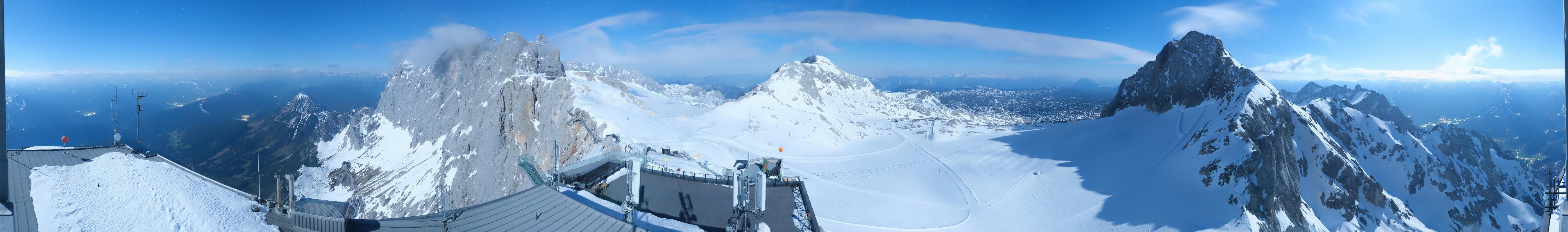Archived image Panoramic webcam view at the Dachstein Glacier
