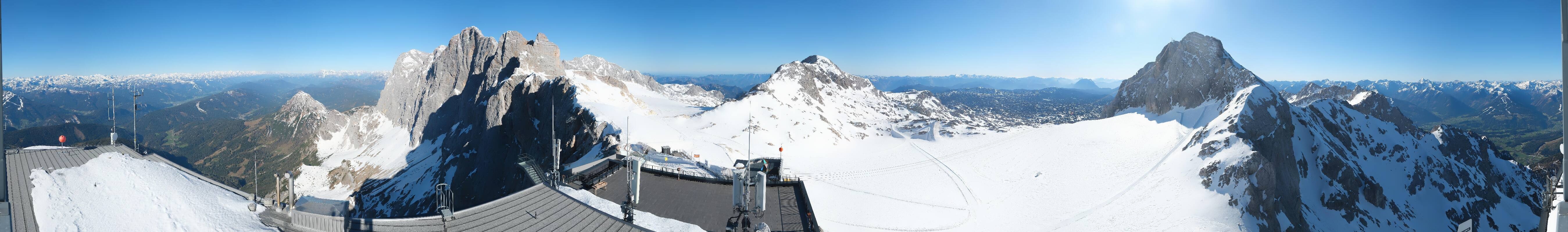 Archived image Panoramic webcam view at the Dachstein Glacier