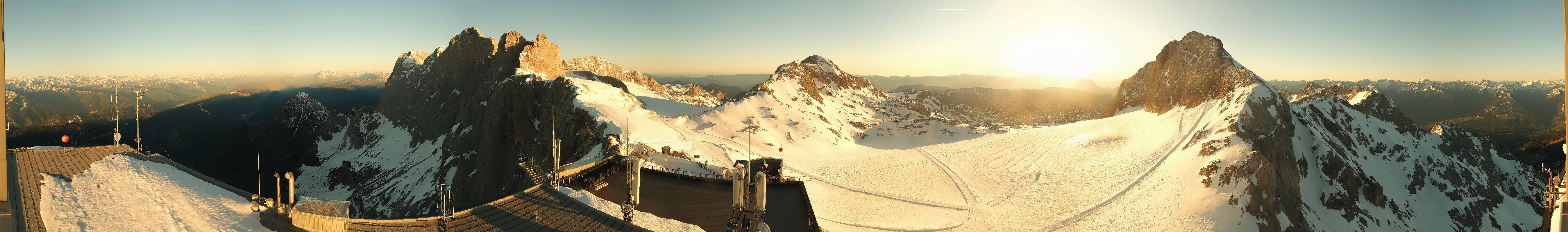Archiv Foto Webcam Dachstein Gletscher: Panoramablick von der Bergstation
