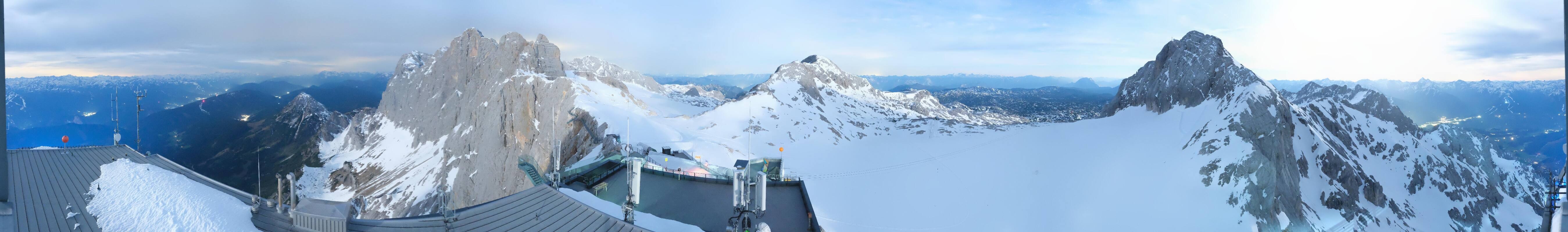 Archiv Foto Webcam Dachstein Gletscher: Panoramablick von der Bergstation