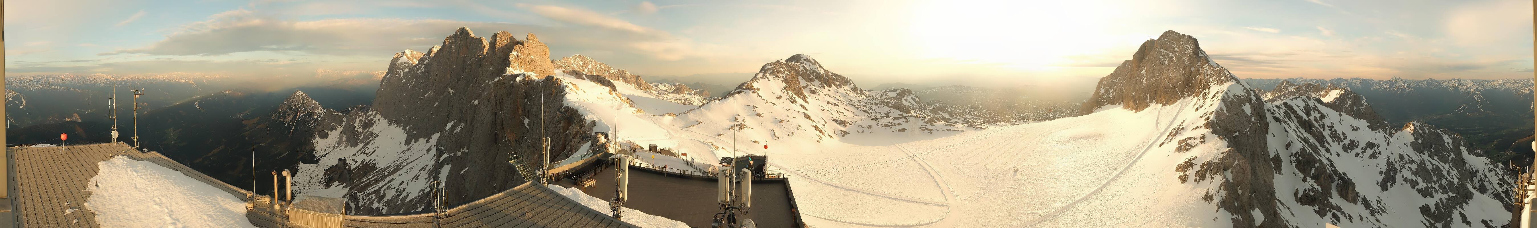 Archiv Foto Webcam Dachstein Gletscher: Panoramablick von der Bergstation