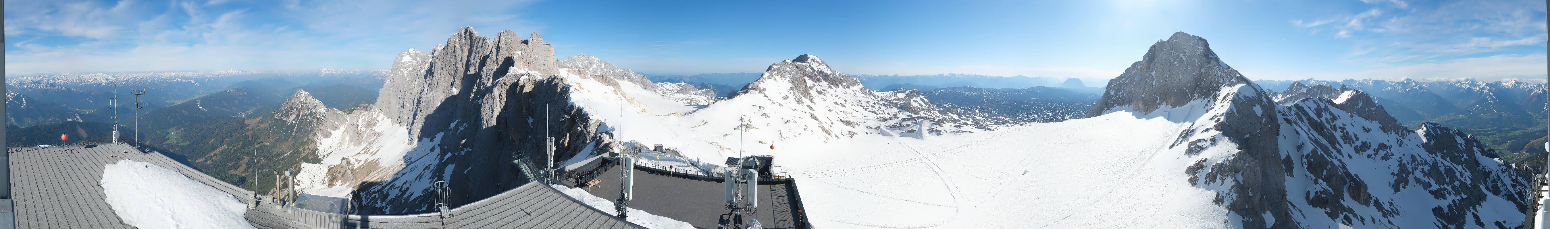 Archived image Panoramic webcam view at the Dachstein Glacier