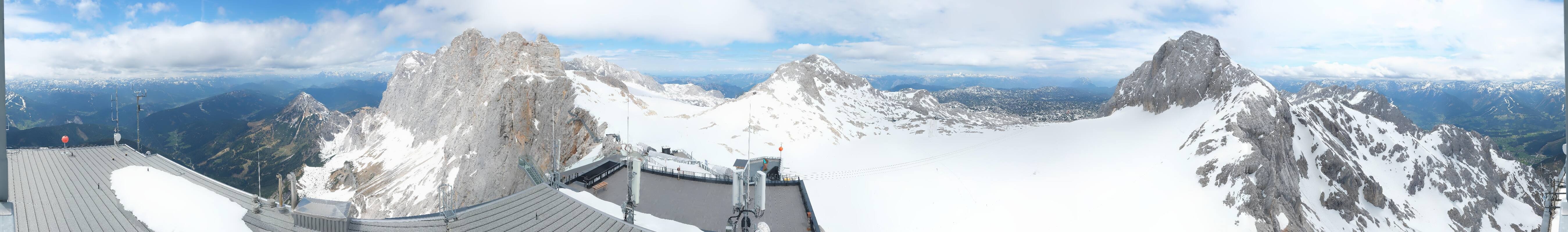 Archived image Panoramic webcam view at the Dachstein Glacier