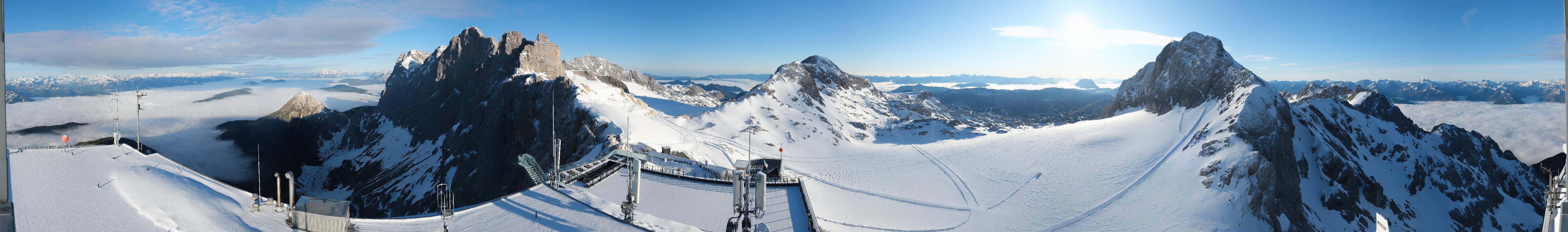 Archived image Panoramic webcam view at the Dachstein Glacier