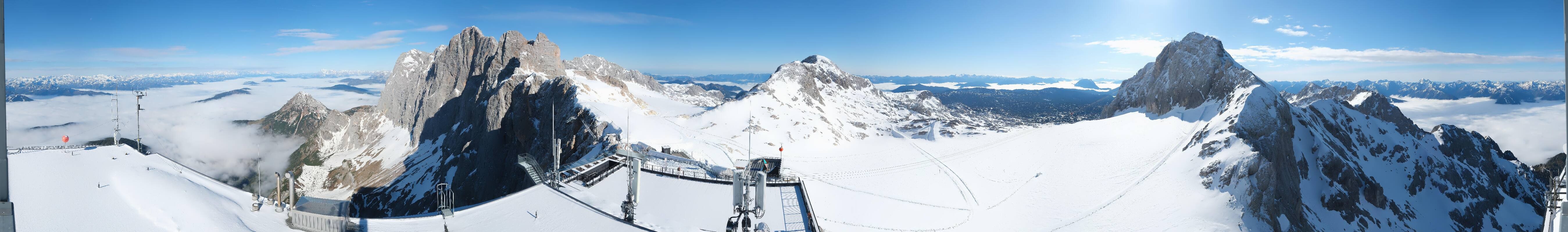 Archived image Panoramic webcam view at the Dachstein Glacier