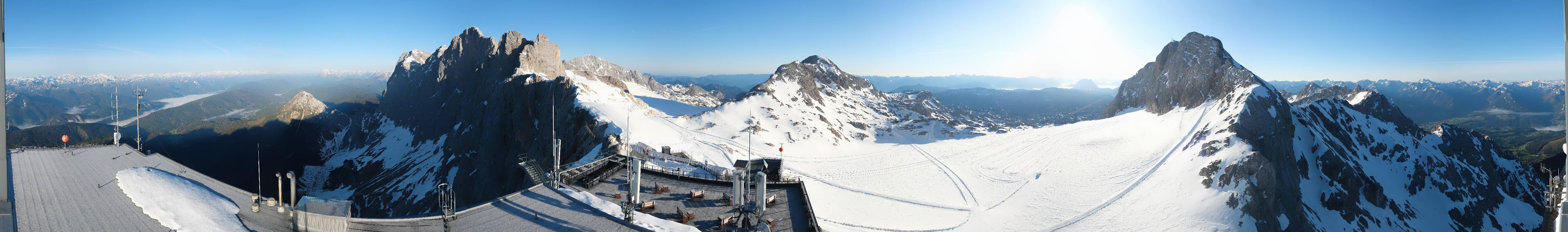 Archived image Panoramic webcam view at the Dachstein Glacier