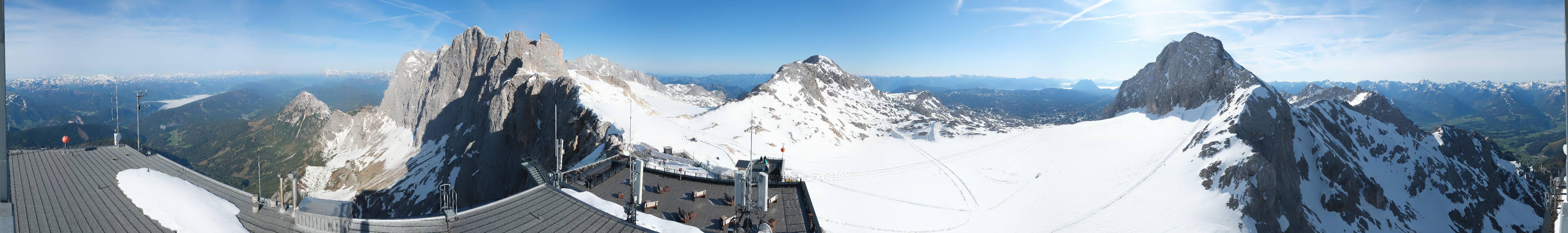 Archived image Panoramic webcam view at the Dachstein Glacier