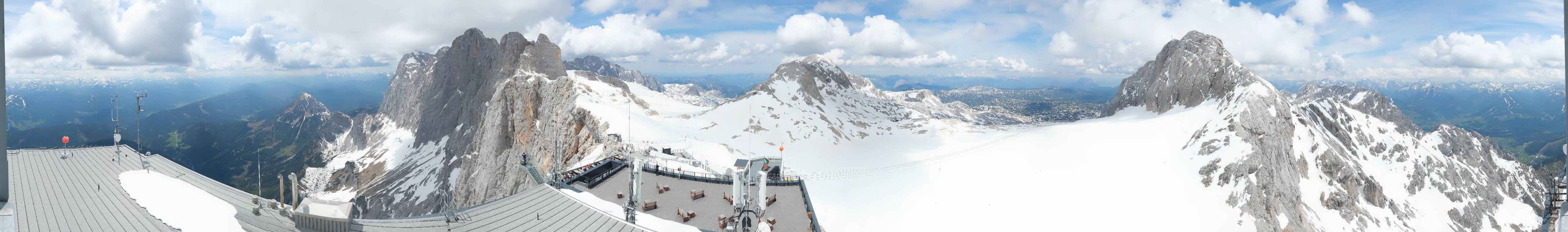 Archived image Panoramic webcam view at the Dachstein Glacier