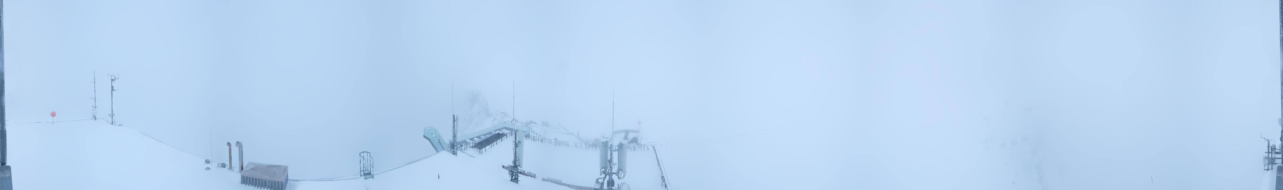Archived image Panoramic webcam view at the Dachstein Glacier