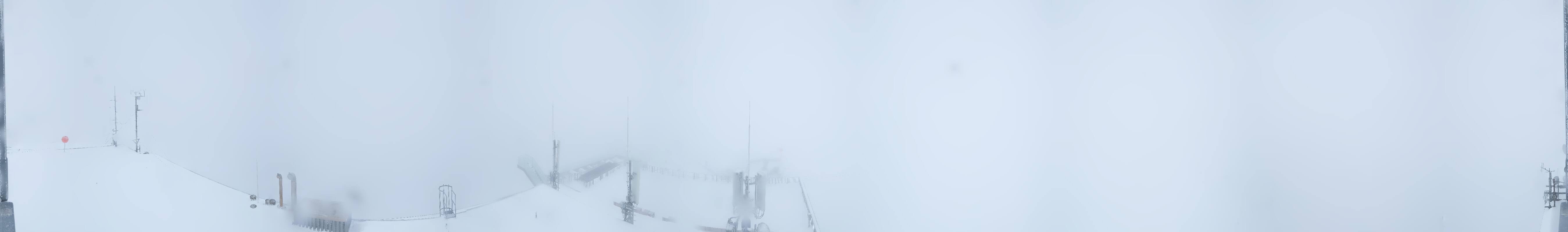Archived image Panoramic webcam view at the Dachstein Glacier