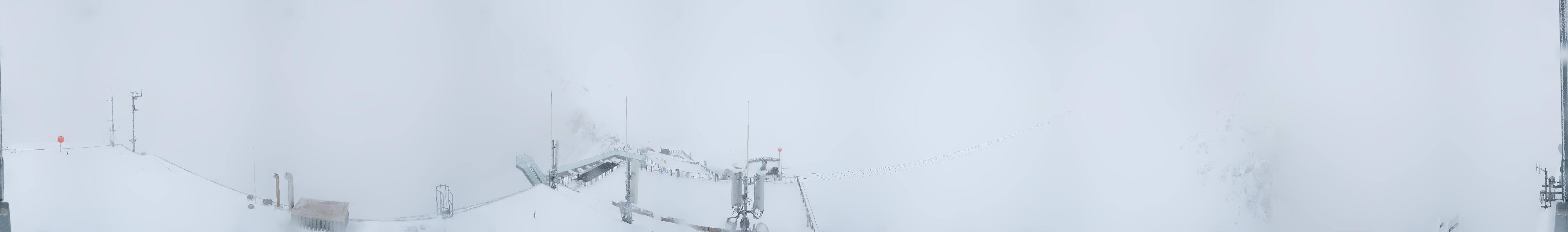 Archived image Panoramic webcam view at the Dachstein Glacier