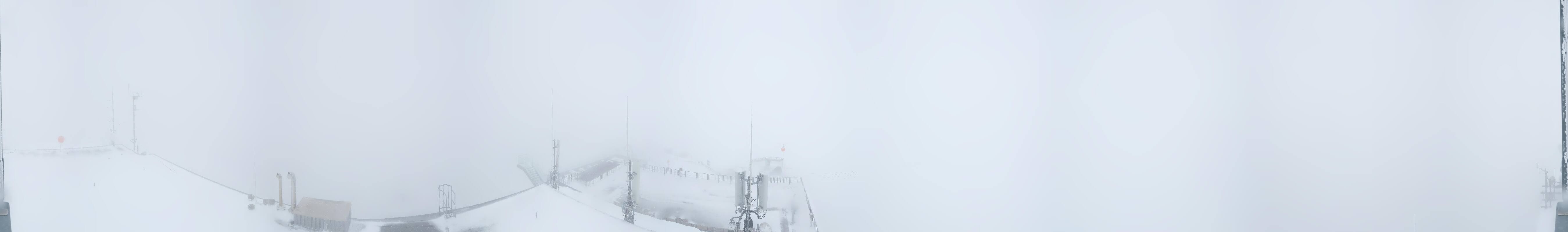 Archived image Panoramic webcam view at the Dachstein Glacier