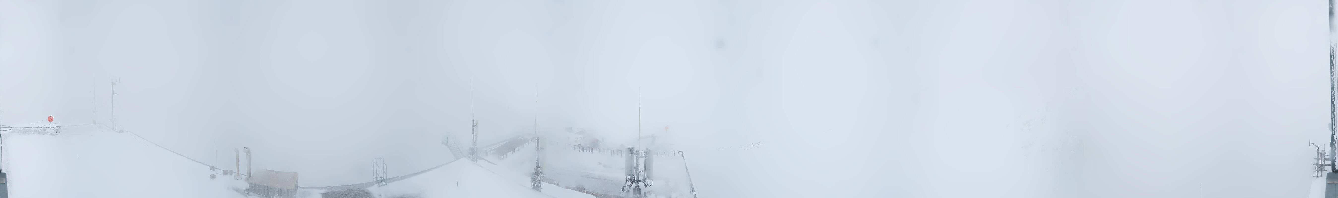 Archived image Panoramic webcam view at the Dachstein Glacier