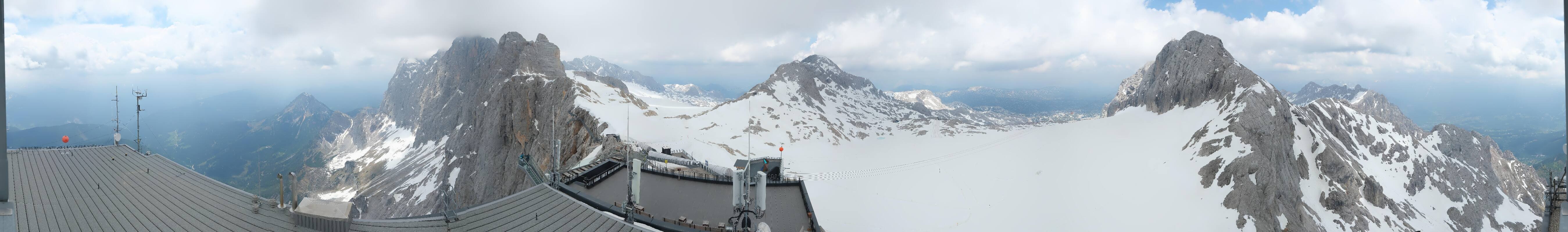 Archived image Panoramic webcam view at the Dachstein Glacier
