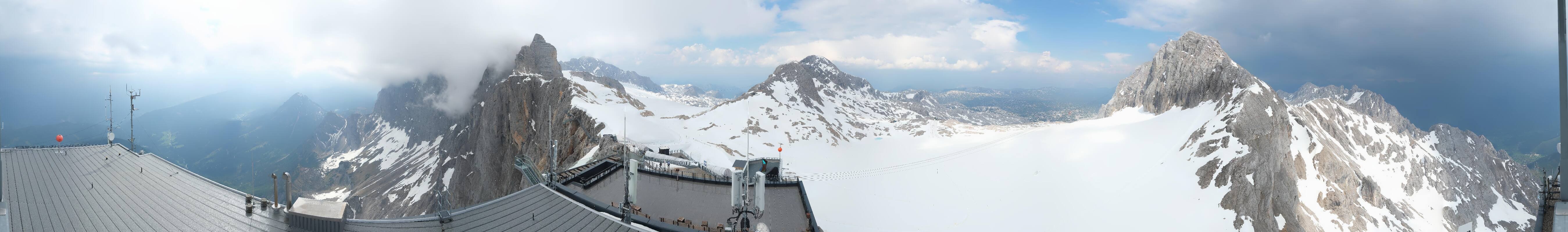 Archived image Panoramic webcam view at the Dachstein Glacier