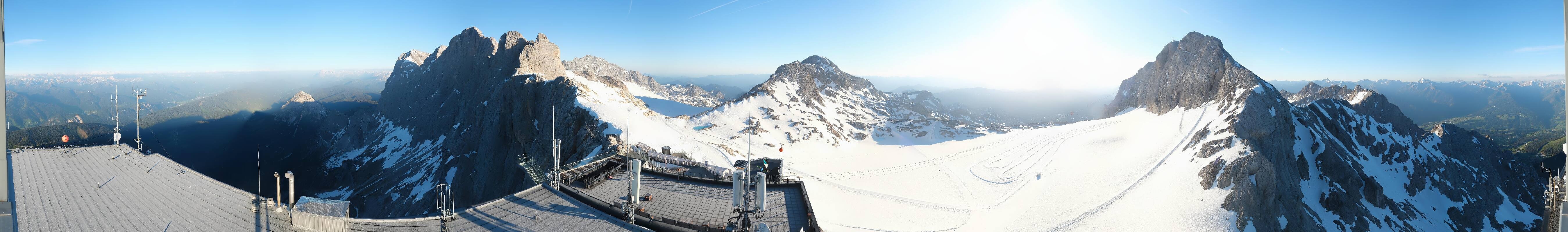 Archived image Panoramic webcam view at the Dachstein Glacier