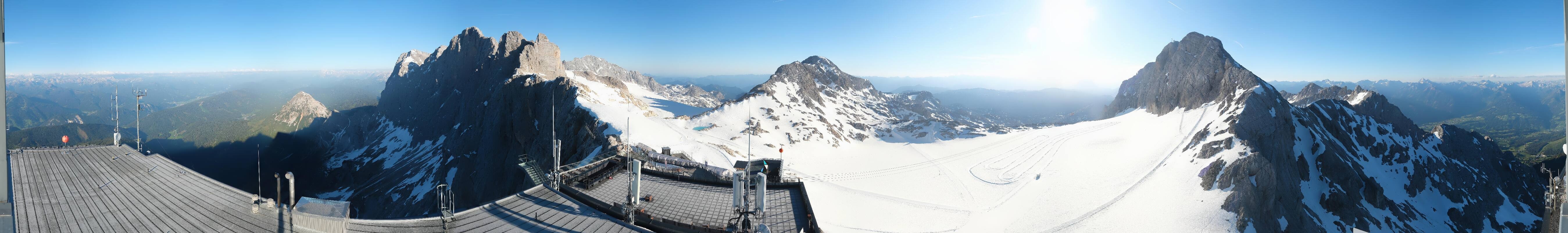 Archived image Panoramic webcam view at the Dachstein Glacier