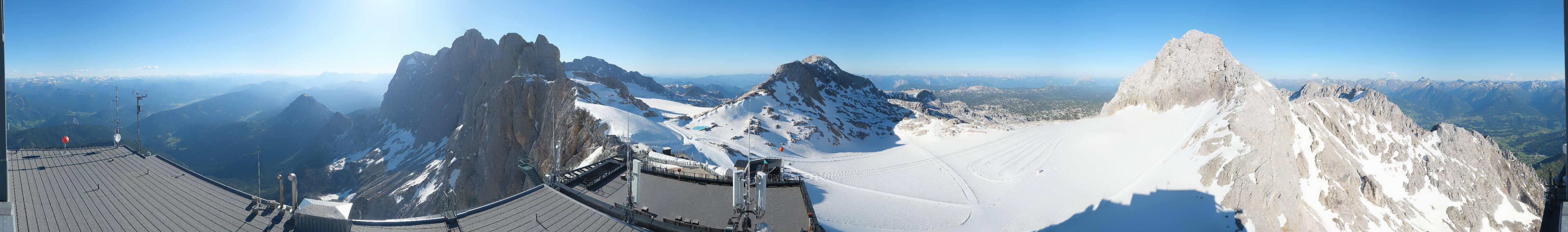 Archived image Panoramic webcam view at the Dachstein Glacier